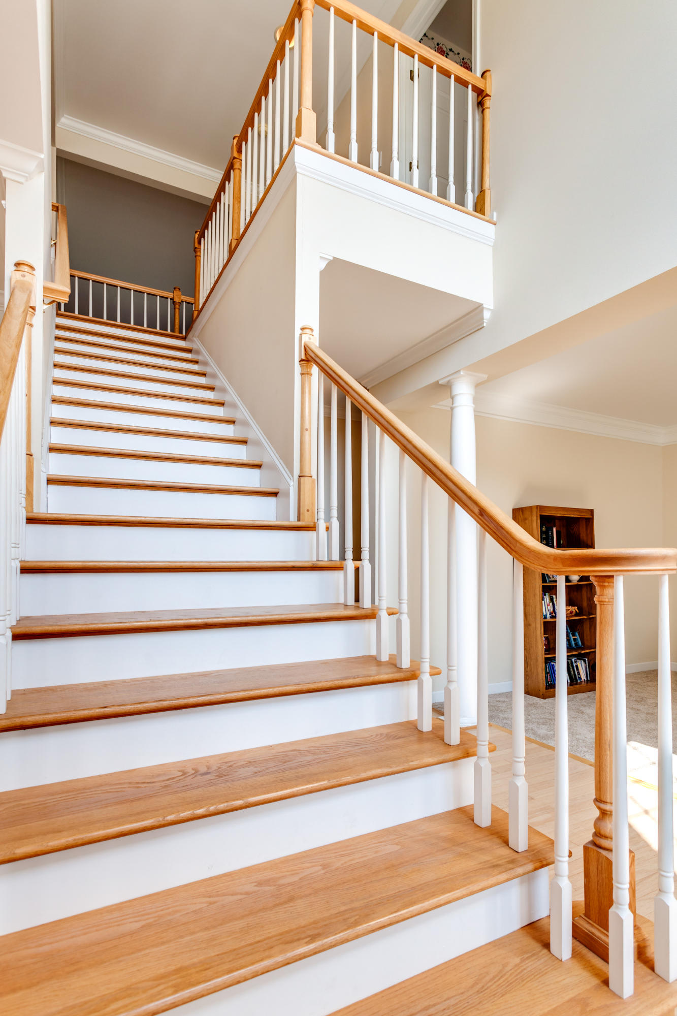 207 Gwinhurst Road Knoxville, TN 37934 - Photo 9 of 40 Wood Stair cases
