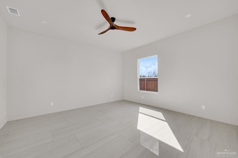 2309 Trinity Avenue McAllen, TX 78504 - Photo 10 of 31 an empty room