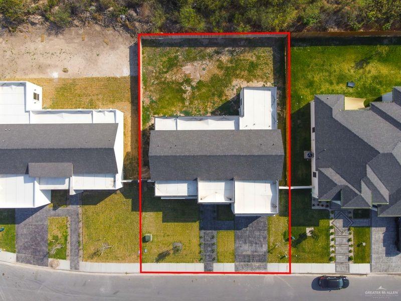2309 Trinity Avenue McAllen, TX 78504 - Photo 30 of 31 an aerial view of houses with yard