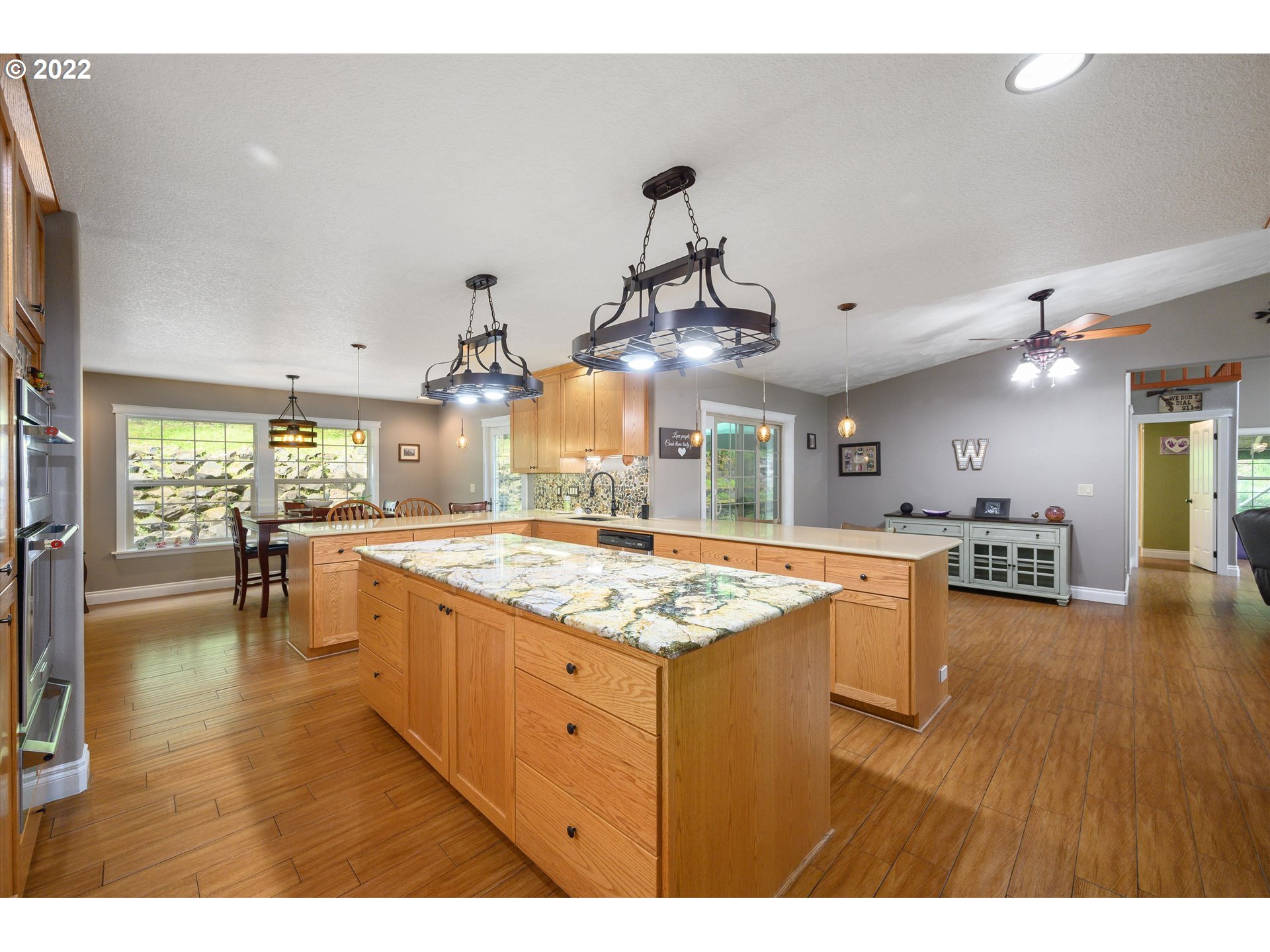 18940 Bridgeport Road Dallas, OR 97338 - Photo 11 of 32