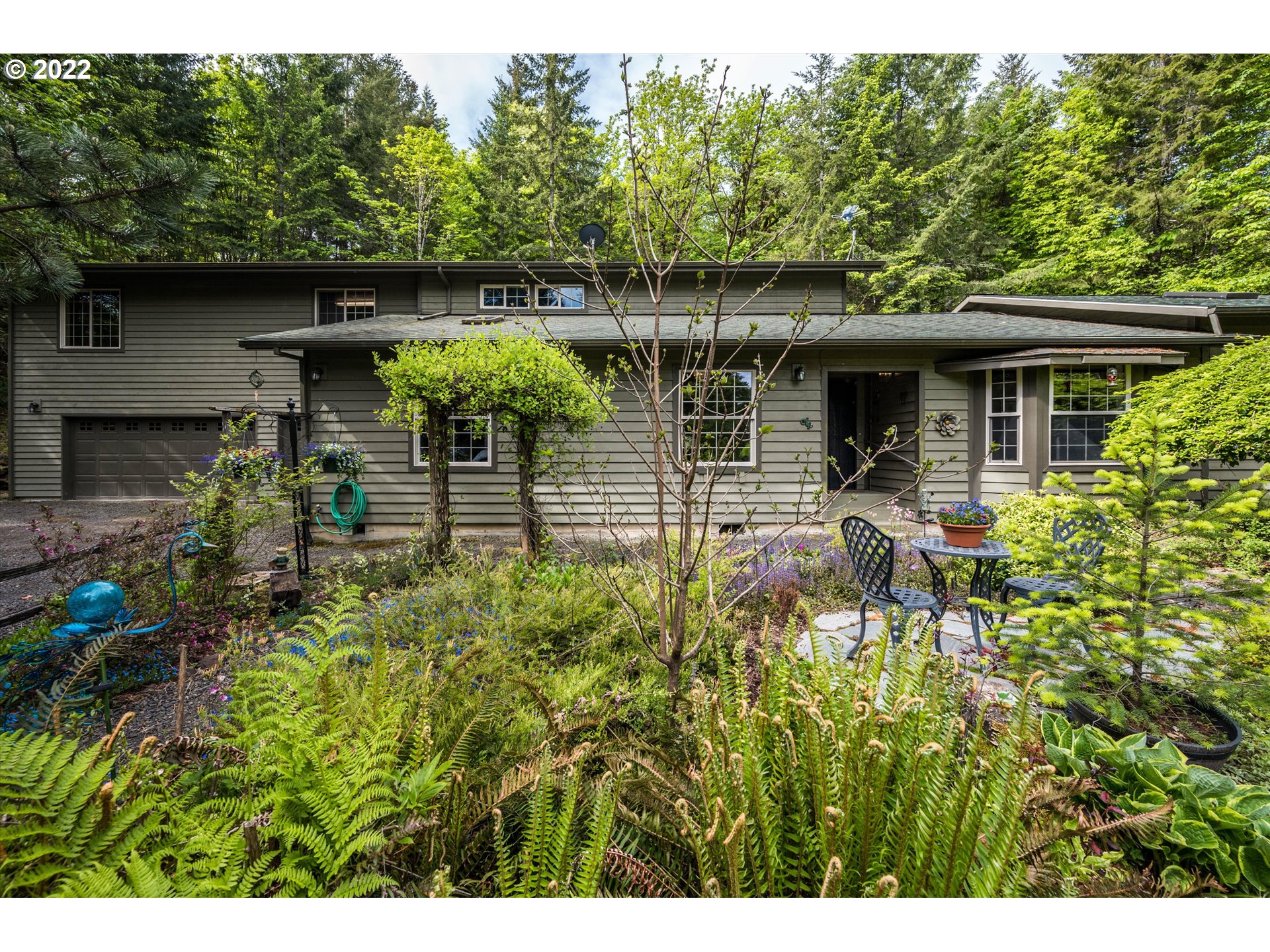 18940 Bridgeport Road Dallas, OR 97338 - Photo 2 of 32