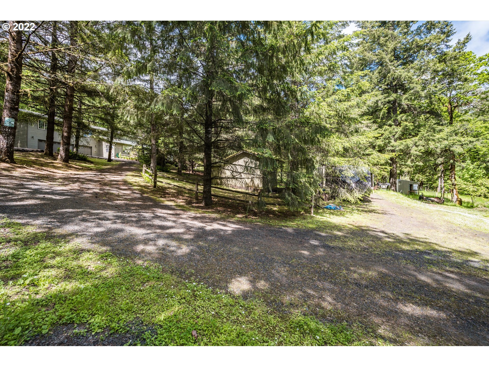 18940 Bridgeport Road Dallas, OR 97338 - Photo 3 of 32