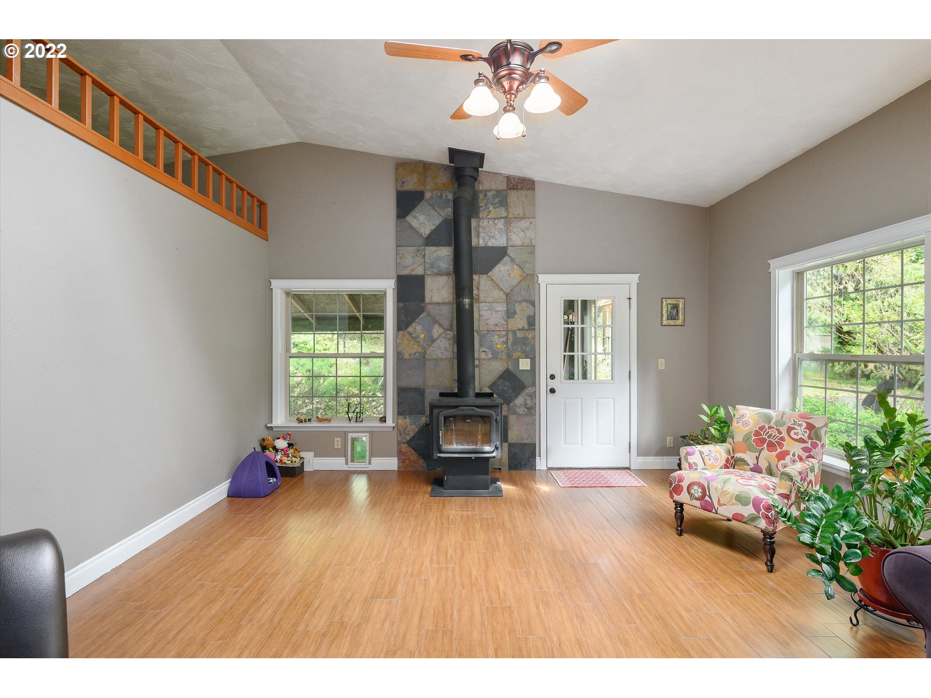 18940 Bridgeport Road Dallas, OR 97338 - Photo 9 of 32