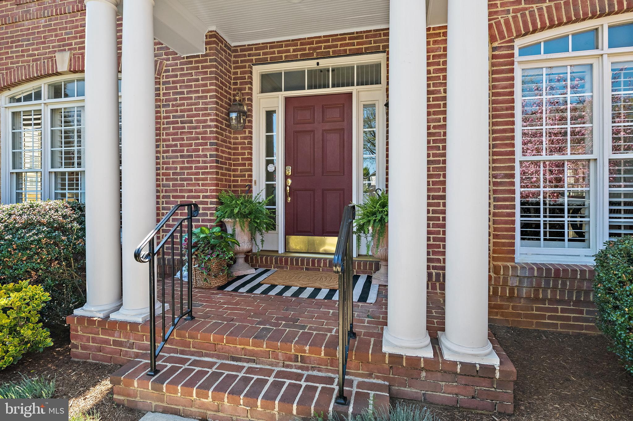 726 Pearson Point Annapolis, MD 21401 - Photo 3 of 86 Front Entrance