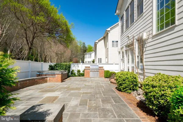 $998,800 | 726 Pearson Point, Annapolis, MD 21401