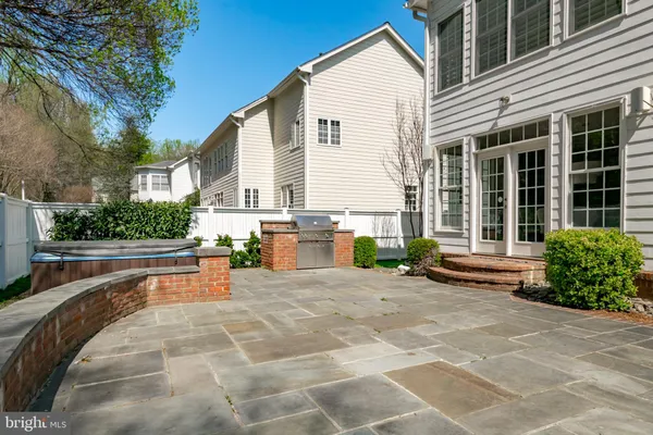 $998,800 | 726 Pearson Point, Annapolis, MD 21401