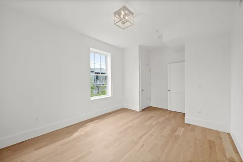 $1,999,000 | 64 Pleasant Street, Unit B, Marblehead, MA 01945