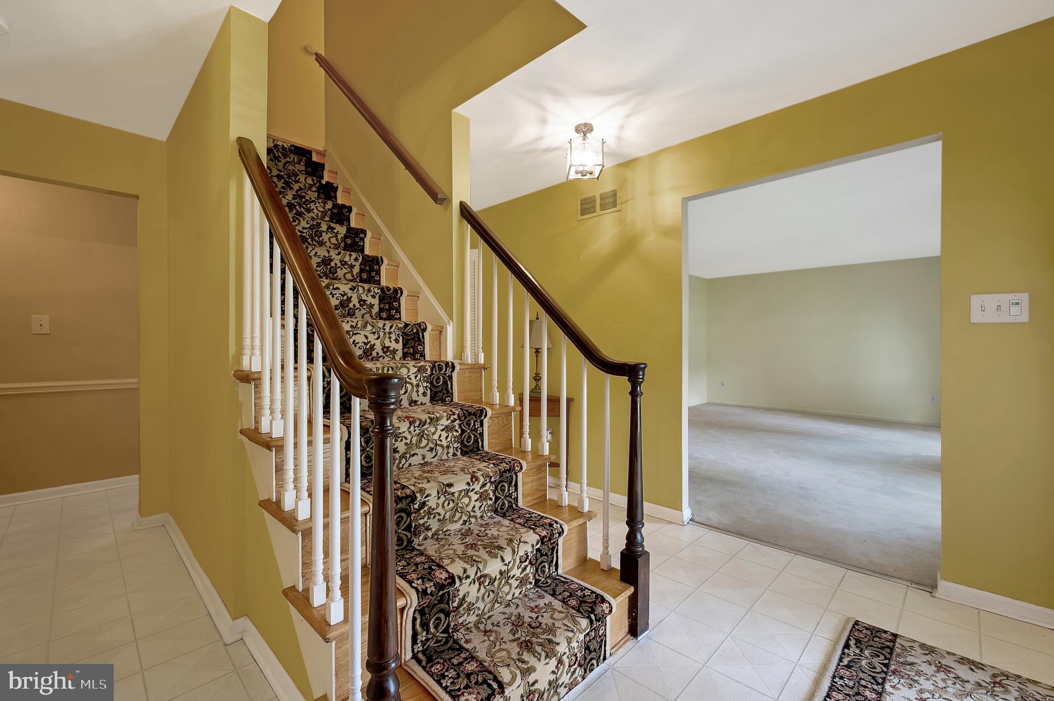 19 Chadd Road Newark, DE 19711 - Photo 6 of 35 Foyer