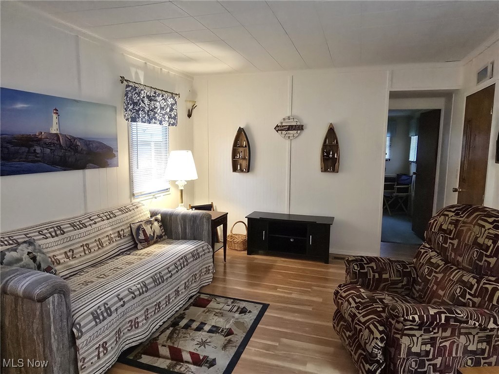 3575 Northeast Catawba Road, Unit 11 Port Clinton, OH 43452 - Photo 9 of 23 Living room view