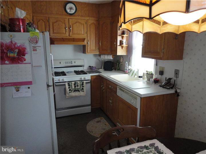 140 Rockwood Road Newtown Square, PA 19073 - Photo 12 of 25 Kitchen