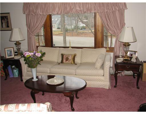 7 Wavecrest Circle York, ME 03909 - Photo 4 of 13 Living Room.