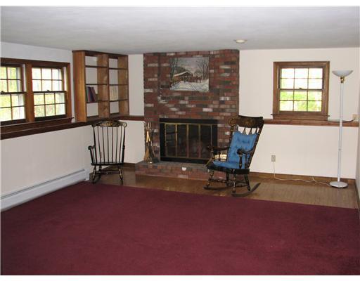 7 Wavecrest Circle York, ME 03909 - Photo 6 of 13 Den/Family/Great Room. Family Room...
