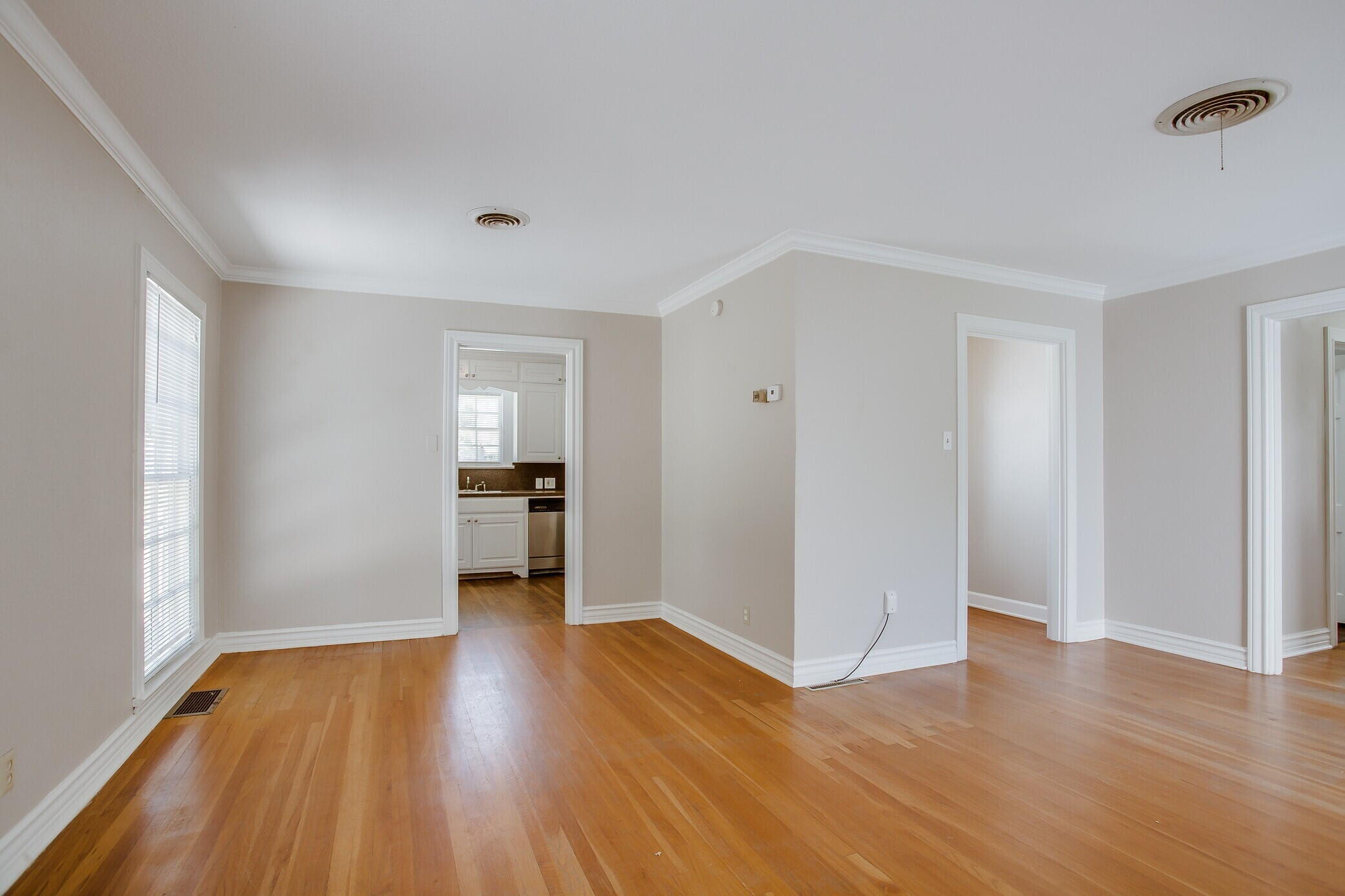 2403 32nd Street Lubbock, TX 79411 - Photo 4 of 15 l-4