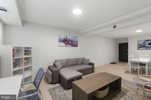 $3,349 | 100 West Taylor Run Parkway, Unit 8, Alexandria, VA 22314