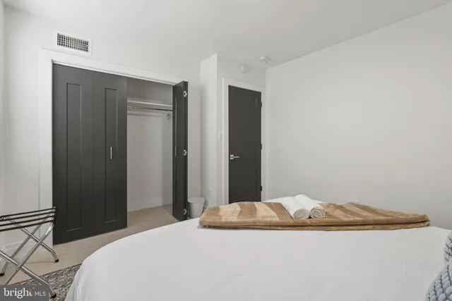 $3,349 | 100 West Taylor Run Parkway, Unit 8, Alexandria, VA 22314