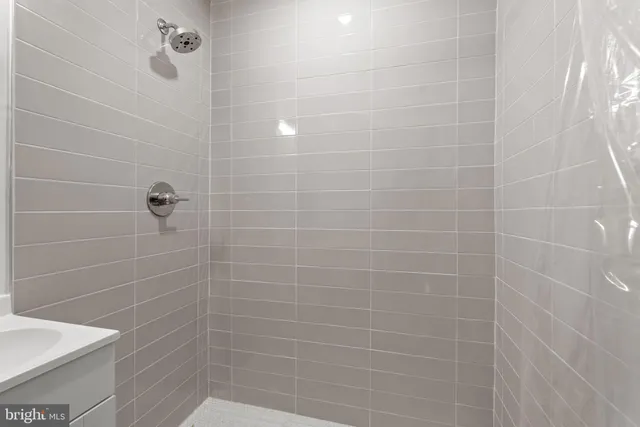 $3,349 | 100 West Taylor Run Parkway, Unit 8, Alexandria, VA 22314