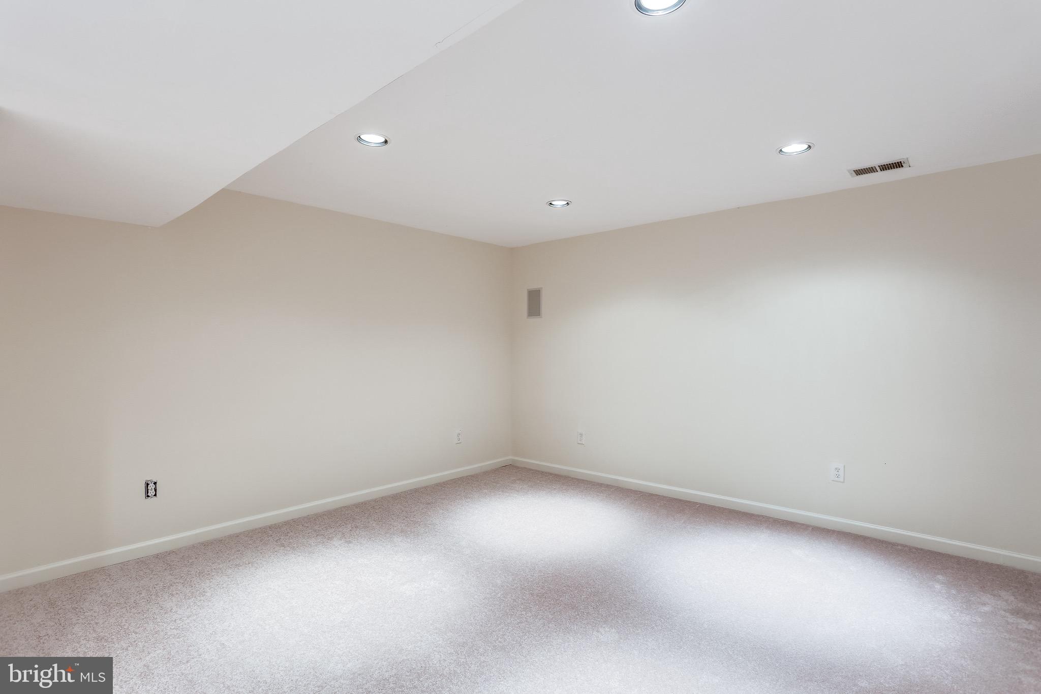 6389 Hanover Road Hanover, MD 21076 - Photo 29 of 33