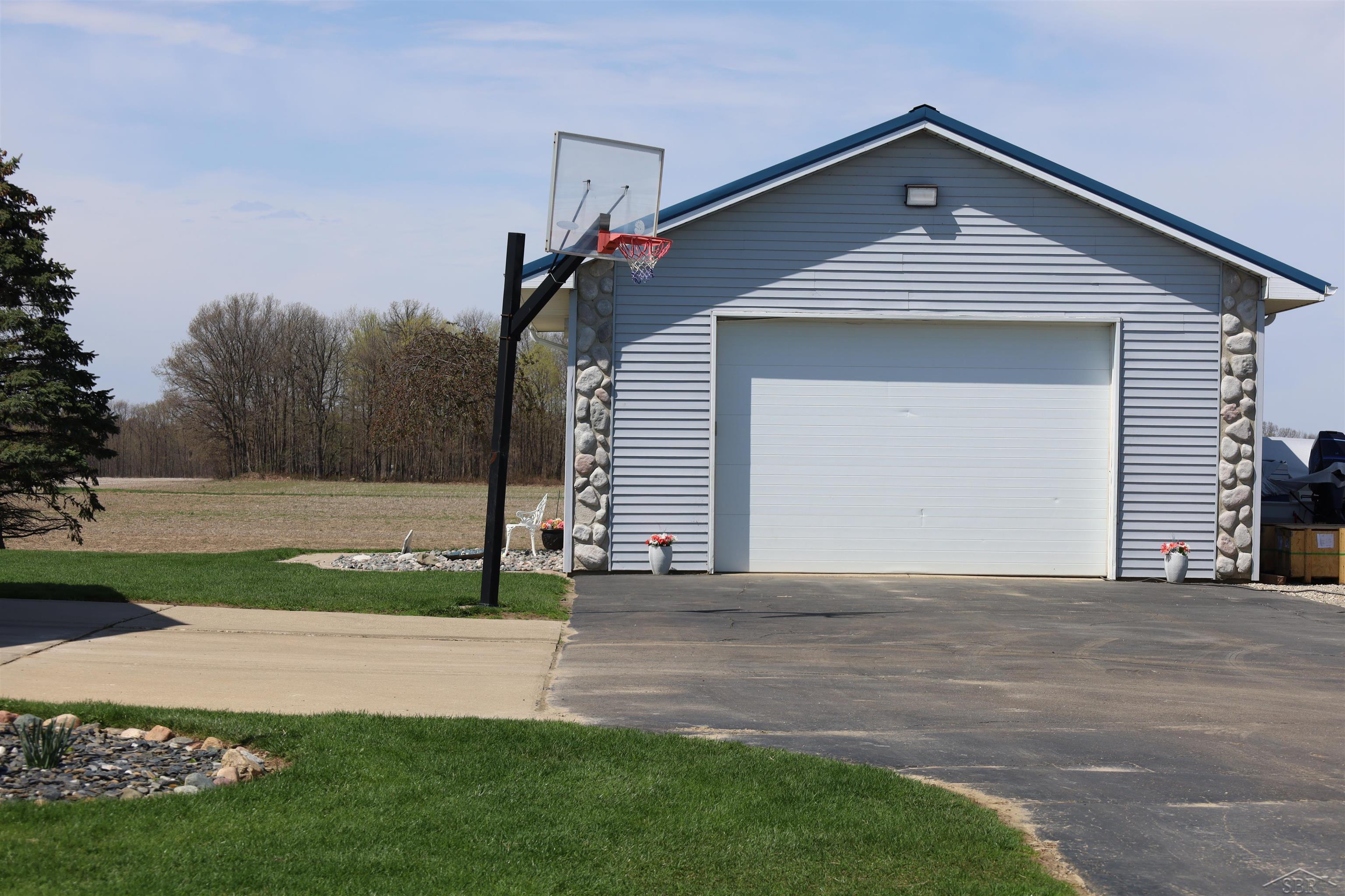 7529 North Byron Road New Lothrop, MI 48460 - Photo 19 of 26