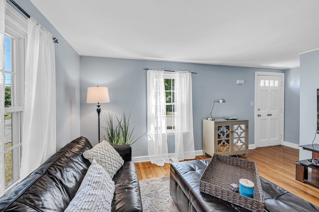 150 Winton Street Springfield, MA 01118 - Photo 12 of 26