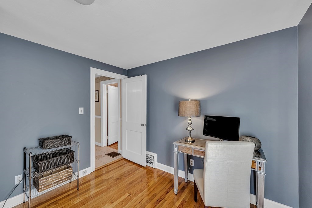 150 Winton Street Springfield, MA 01118 - Photo 19 of 26