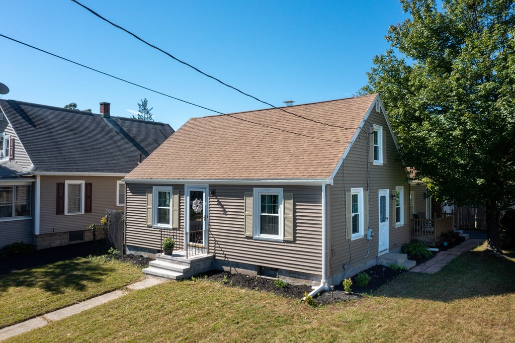 150 Winton Street Springfield, MA 01118 - Photo 3 of 26