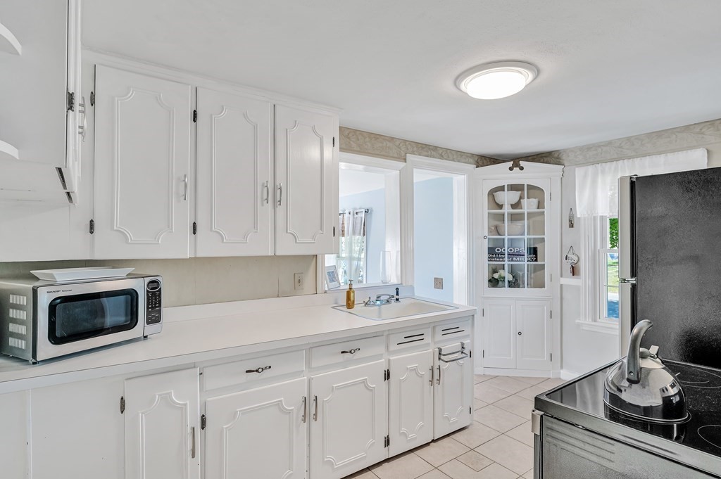 150 Winton Street Springfield, MA 01118 - Photo 10 of 26