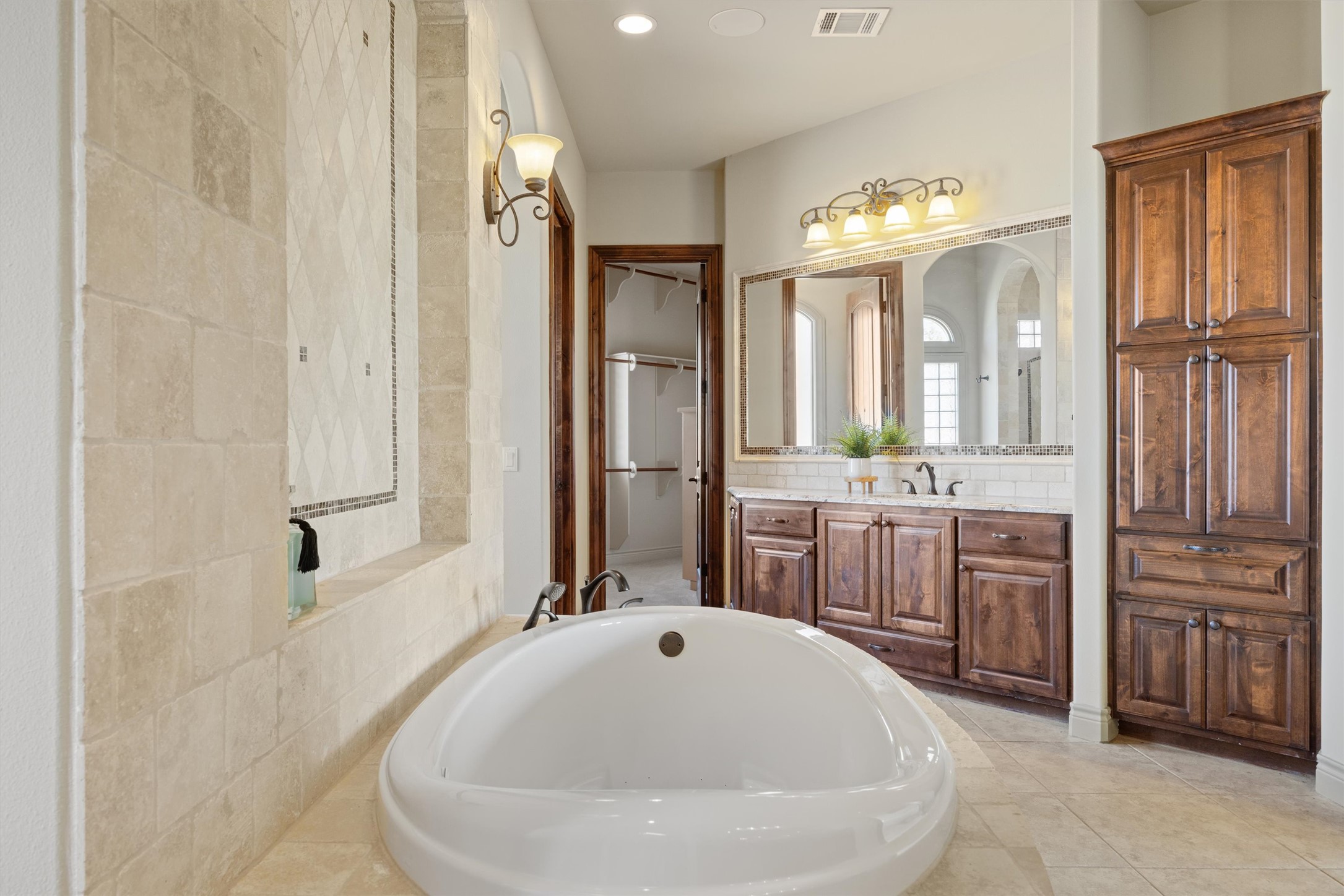 14502 Lund - Carlson Road Coupland, TX 78615 - Photo 11 of 40 Dual Vanity