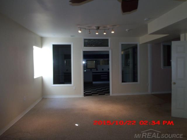 1245 Harding Street Detroit, MI 48214 - Photo 23 of 26 31268402-22.JPG