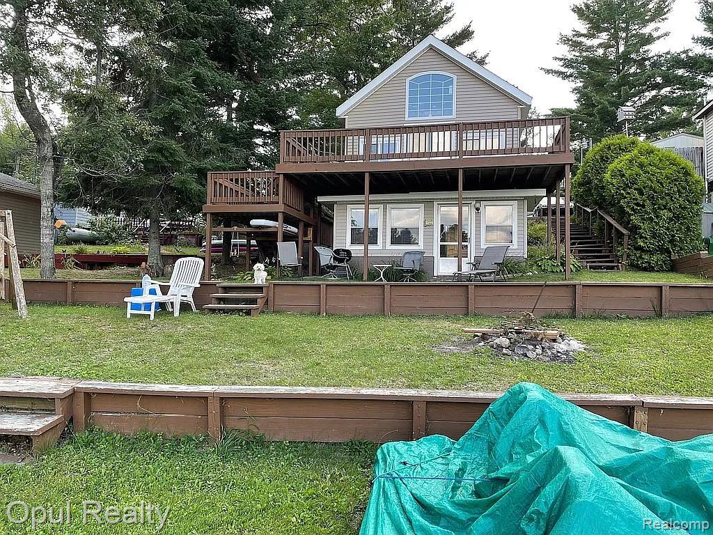 221 Bluegill Lake Road Harrison, MI 48625 - Photo 8 of 16
