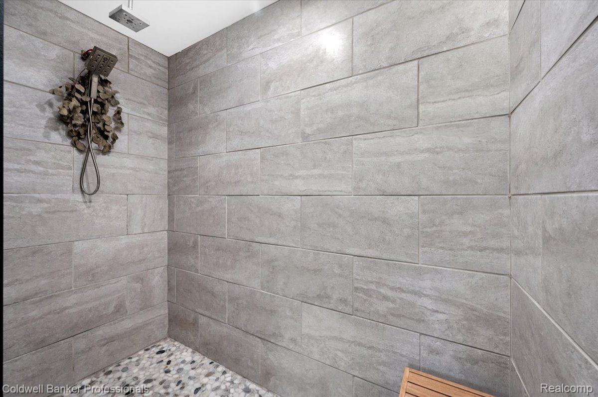 5490 Waldon Road Clarkston, MI 48348 - Photo 35 of 59 Gallery Image 35