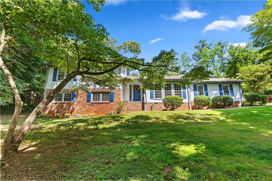 203 Hillandale Road Seneca, SC 29672 - Photo 1 of 42 Front of home
