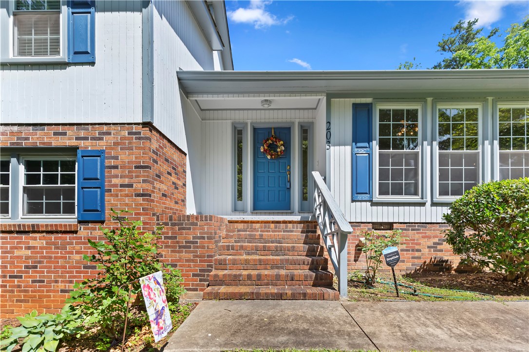 203 Hillandale Road Seneca, SC 29672 - Photo 2 of 42 Gallery Image 2