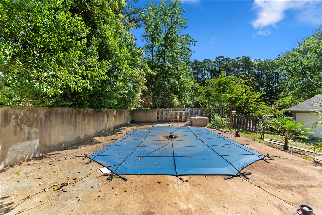 203 Hillandale Road Seneca, SC 29672 - Photo 32 of 42 Inground pool