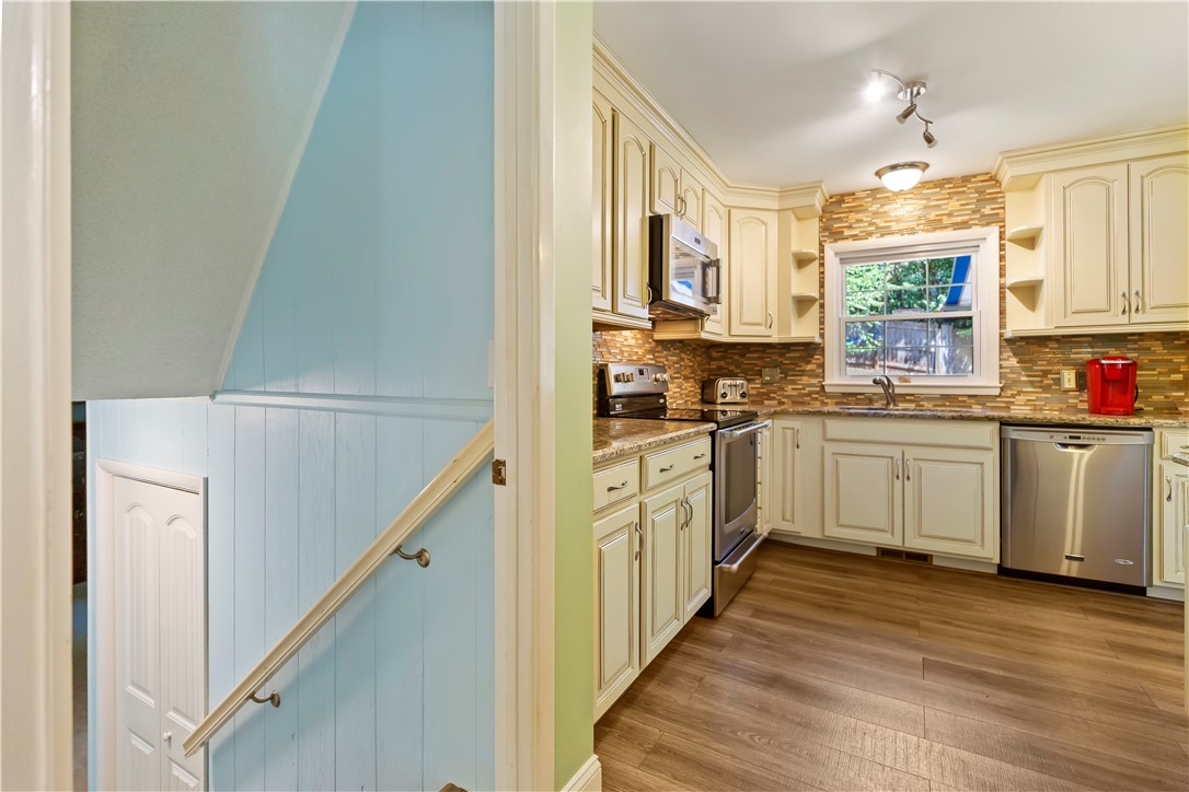 203 Hillandale Road Seneca, SC 29672 - Photo 8 of 42 Kitchen