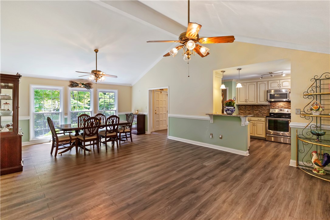 203 Hillandale Road Seneca, SC 29672 - Photo 10 of 42 Dining room