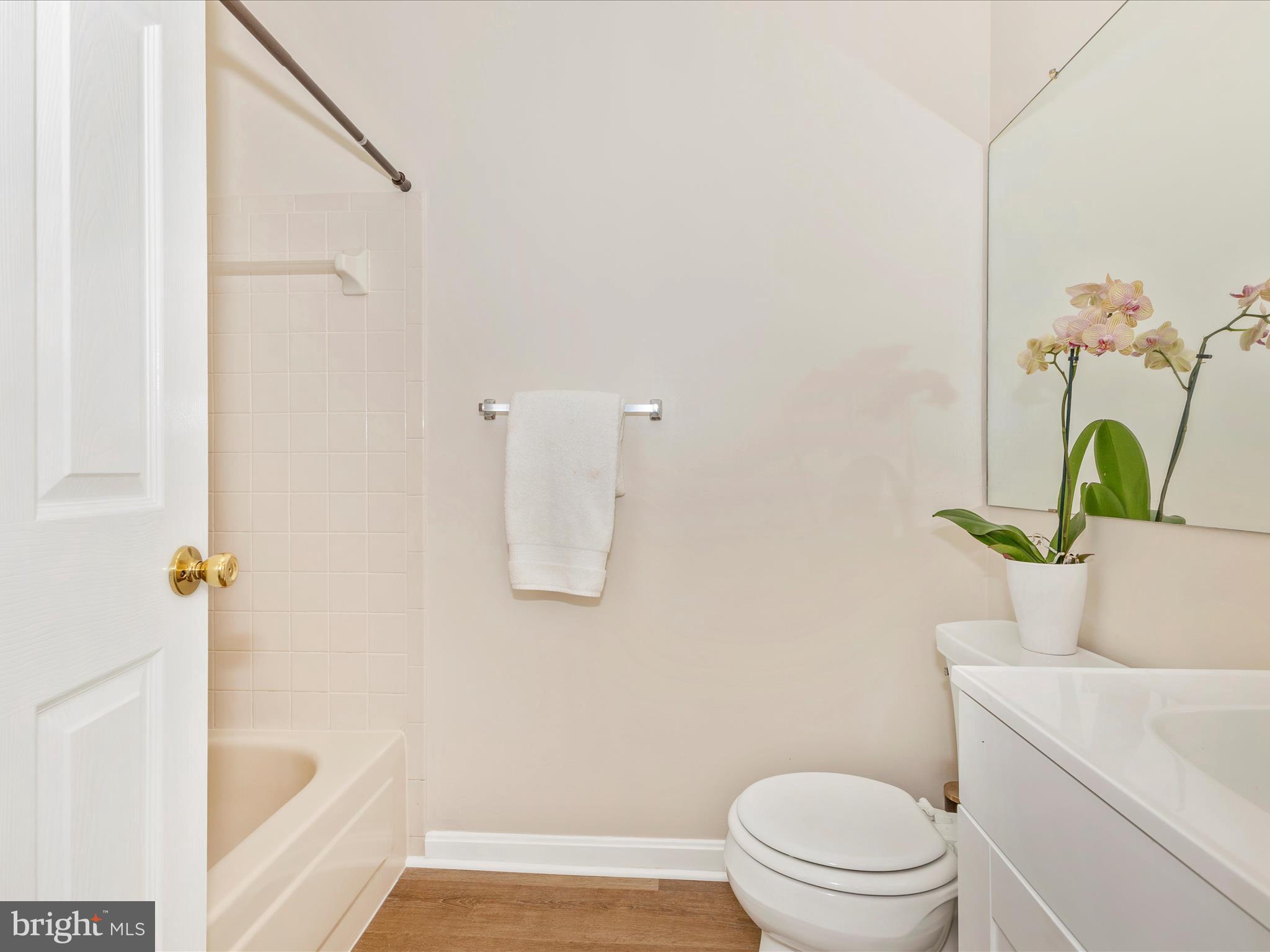 2106 Whitehall Road, Unit 1B Frederick, MD 21702 - Photo 18 of 24 Hall Bathroom