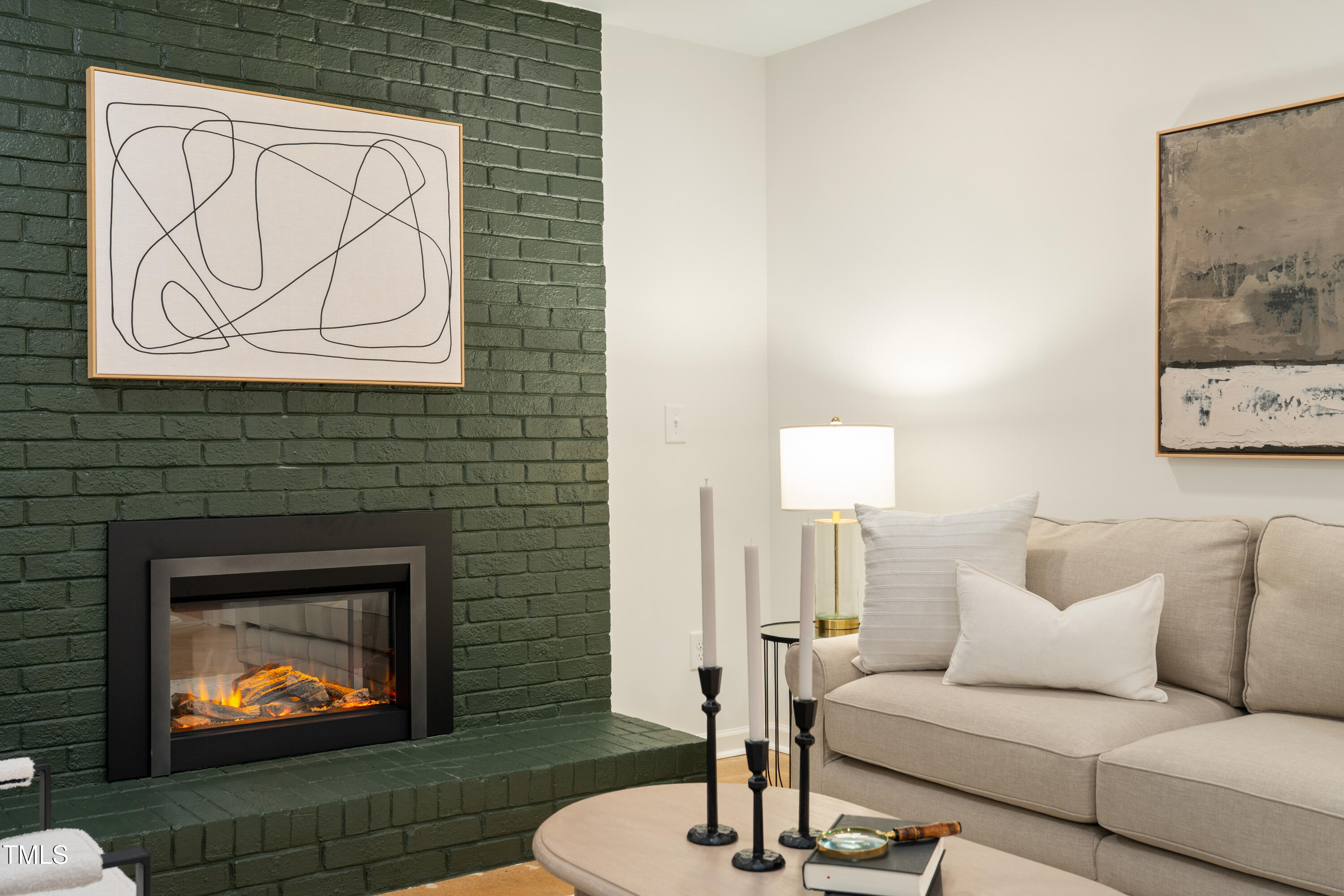 4012 Castle Court Raleigh, NC 27613 - Photo 24 of 48 Living Room