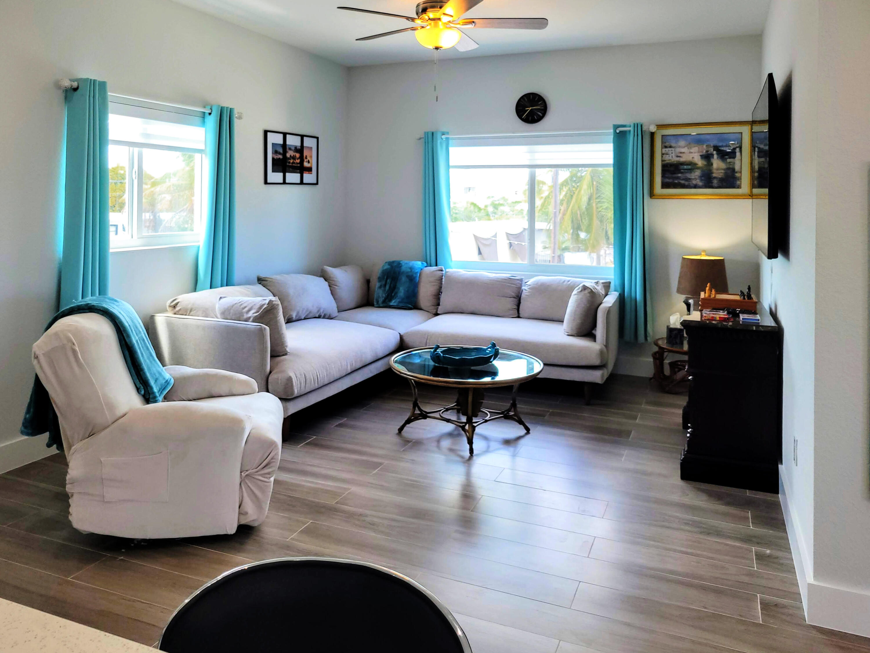 554 Gordon Circle Key Largo, FL 33037 - Photo 10 of 17 Living Room