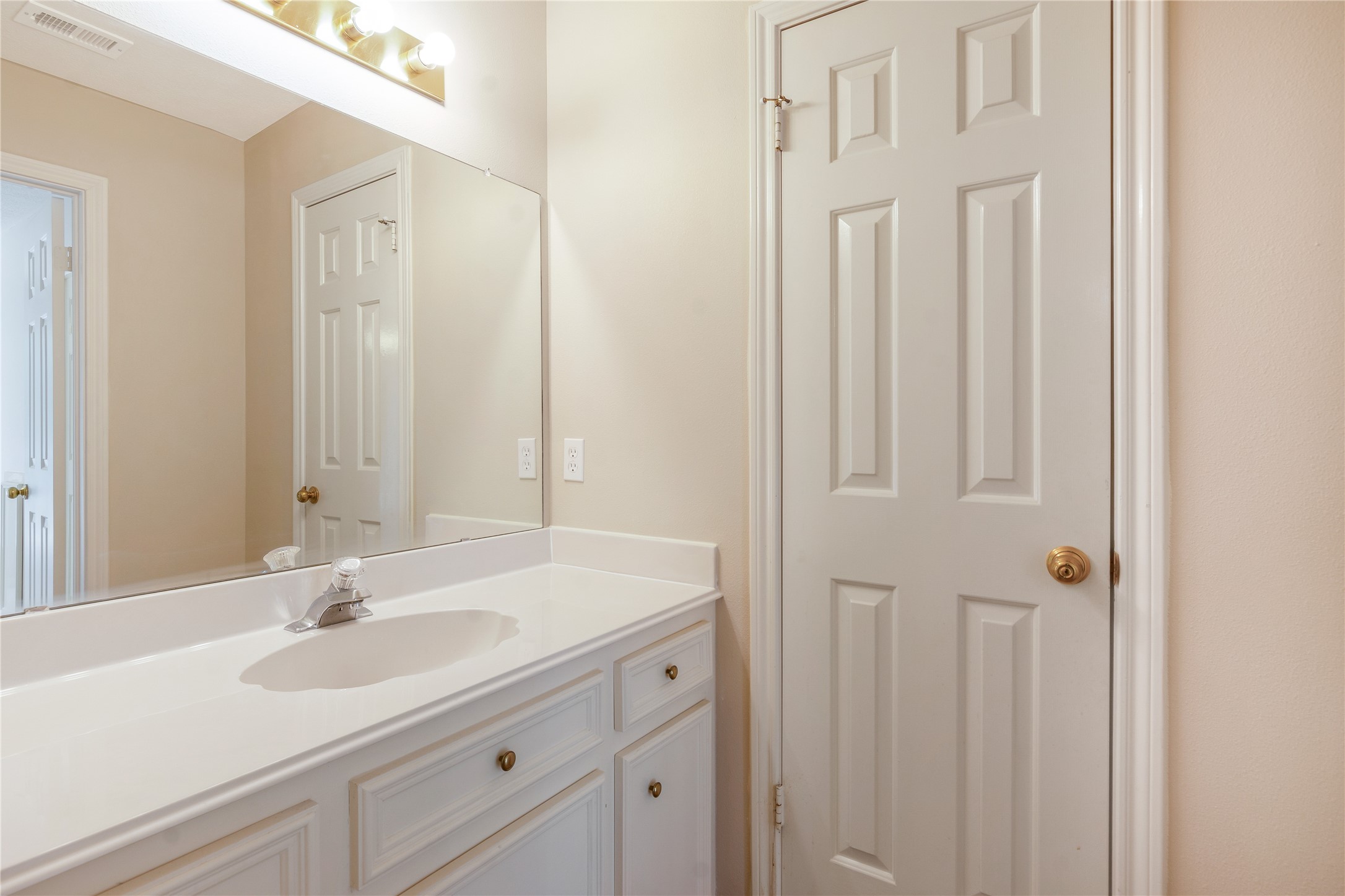 8011 Null Court Spring, TX 77379 - Photo 35 of 41 Third full bath