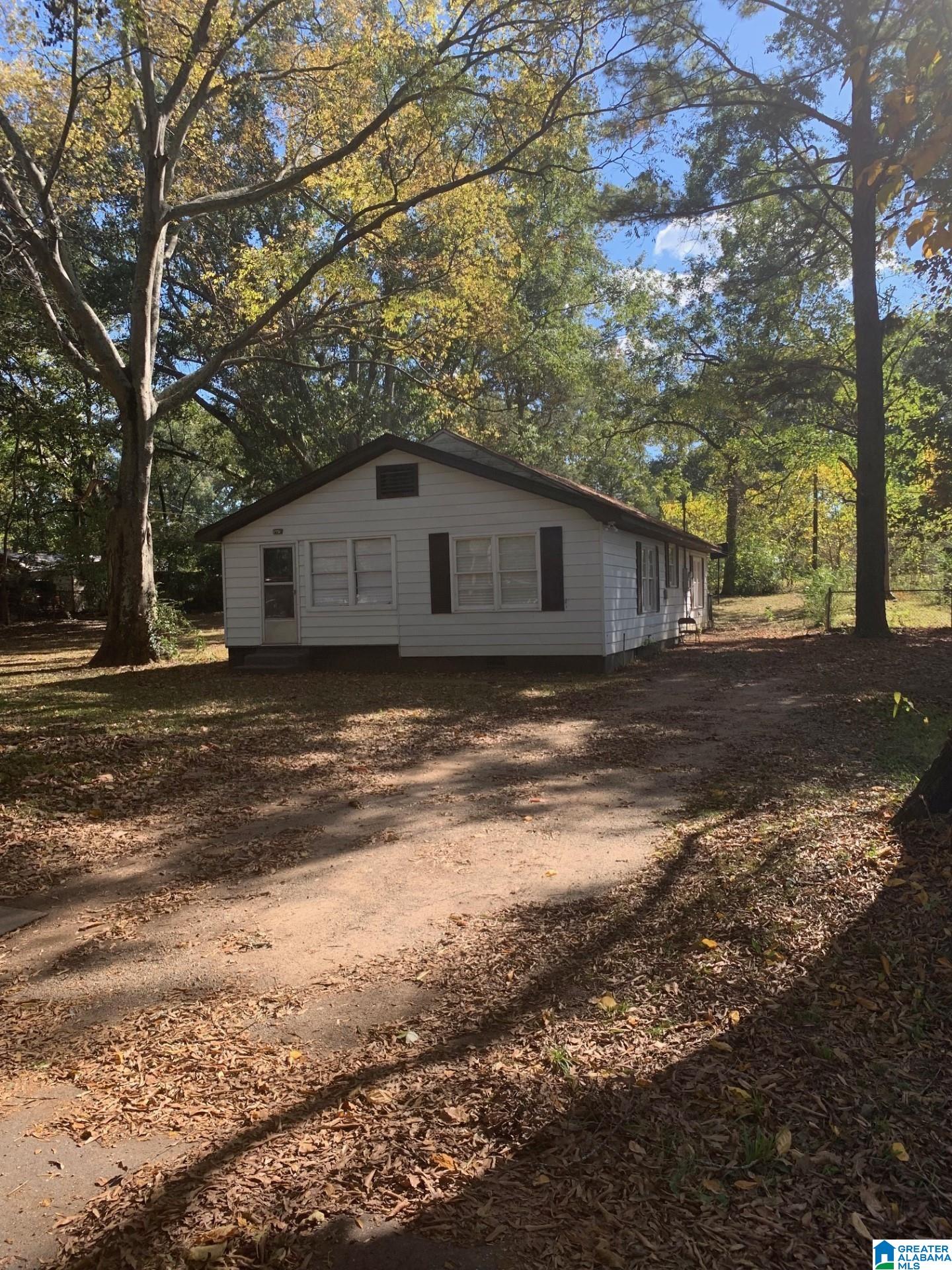 207 Gwin Avenue Bessemer, AL 35023 - Photo 2 of 6