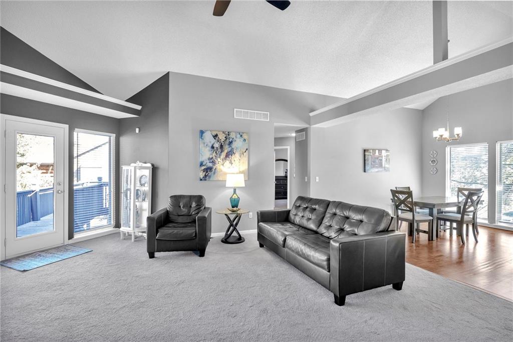 18441 Spruce Street Gardner, KS 66030 - Photo 7 of 44