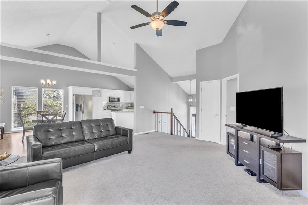 18441 Spruce Street Gardner, KS 66030 - Photo 8 of 44