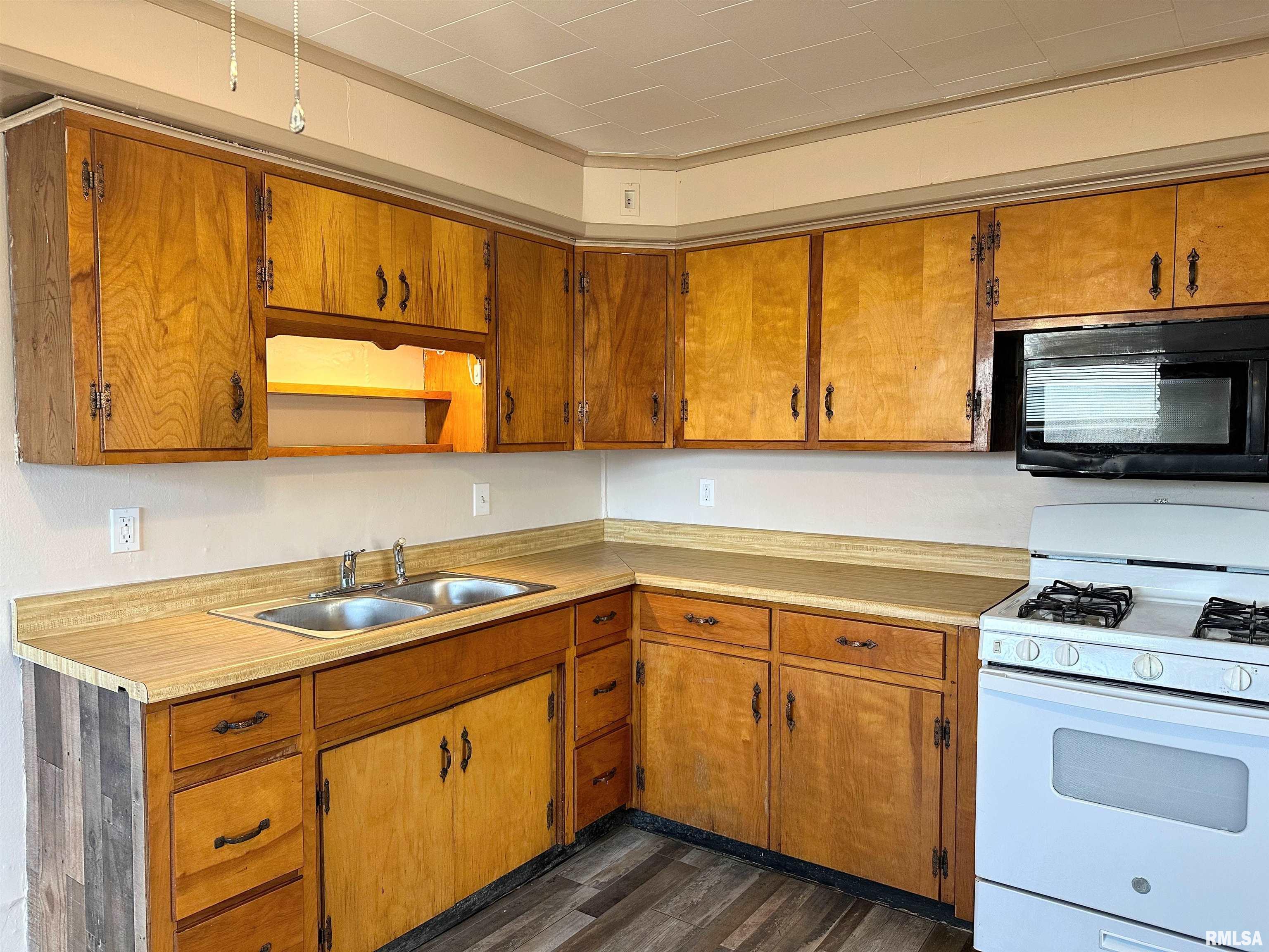 403 South State Street Christopher, IL 62822 - Photo 7 of 54 Gallery Image 7