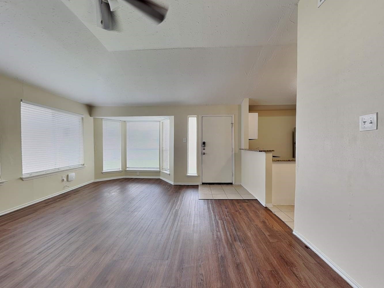 3902 Mattingham Drive Houston, TX 77066 - Photo 3 of 16