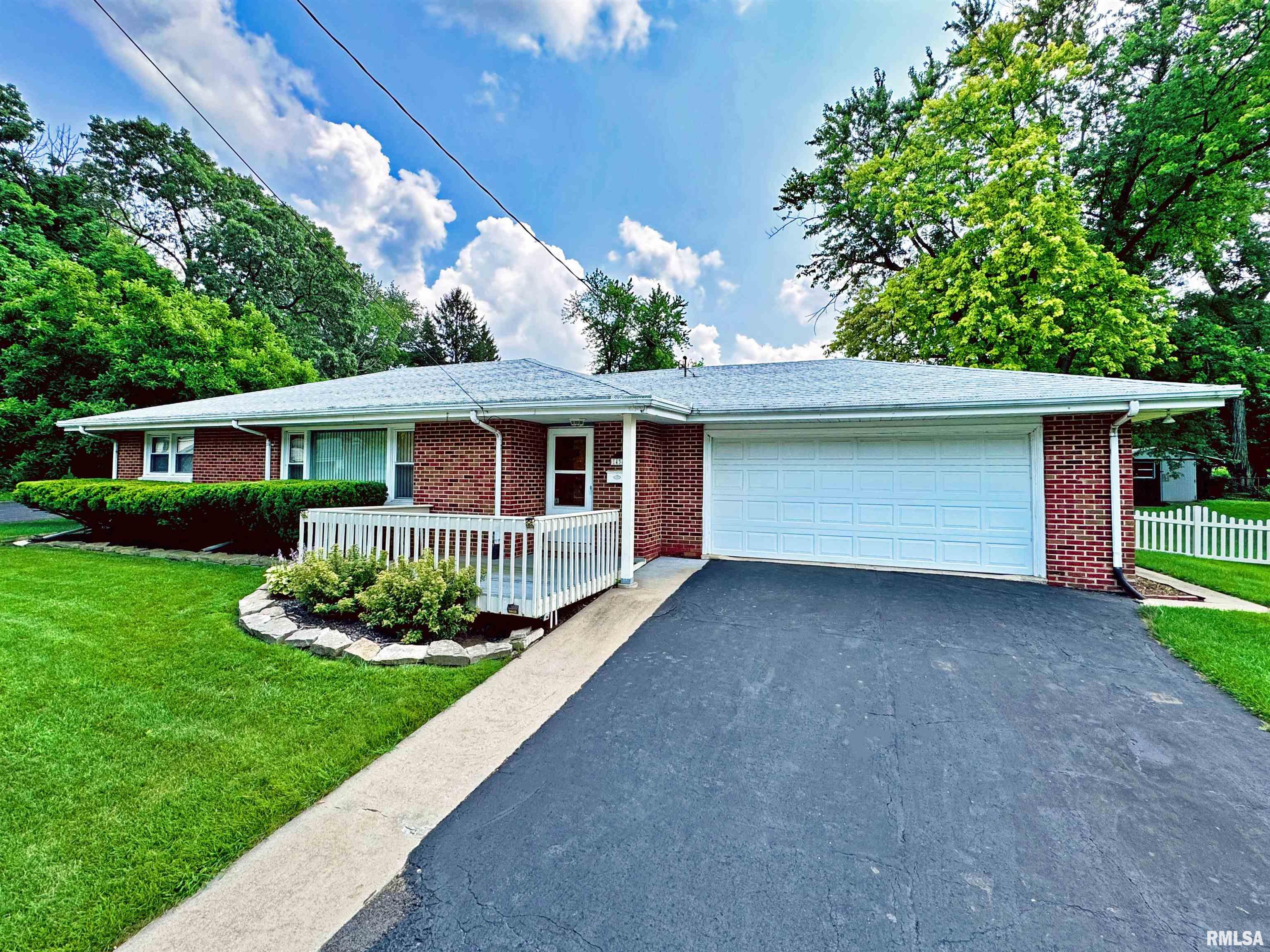 1434 East Rouse Avenue Peoria, IL 61603 - Photo 2 of 25 Gallery Image 2