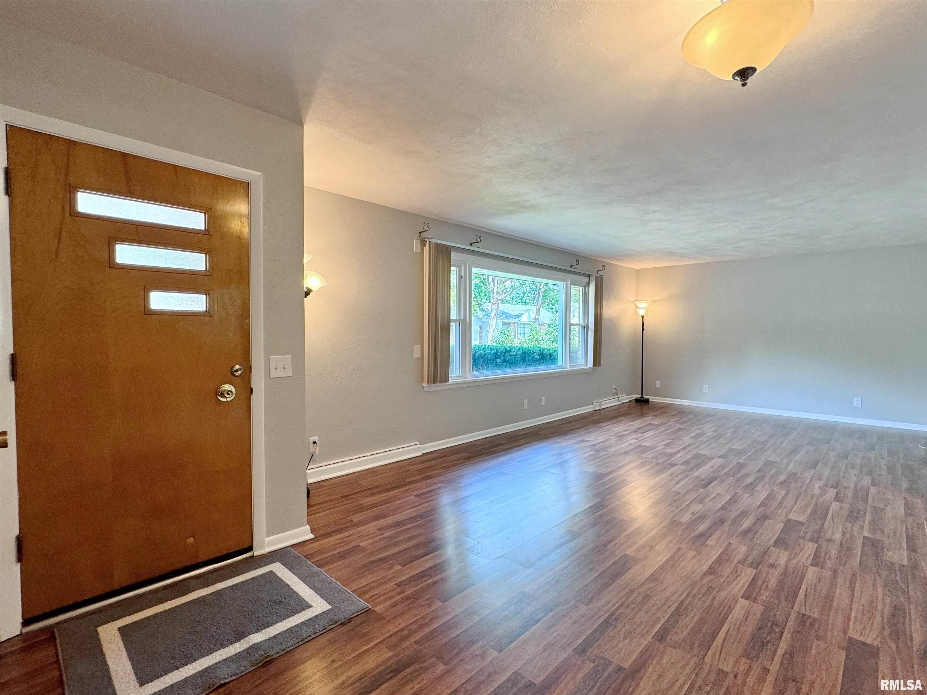 1434 East Rouse Avenue Peoria, IL 61603 - Photo 3 of 25 Gallery Image 3