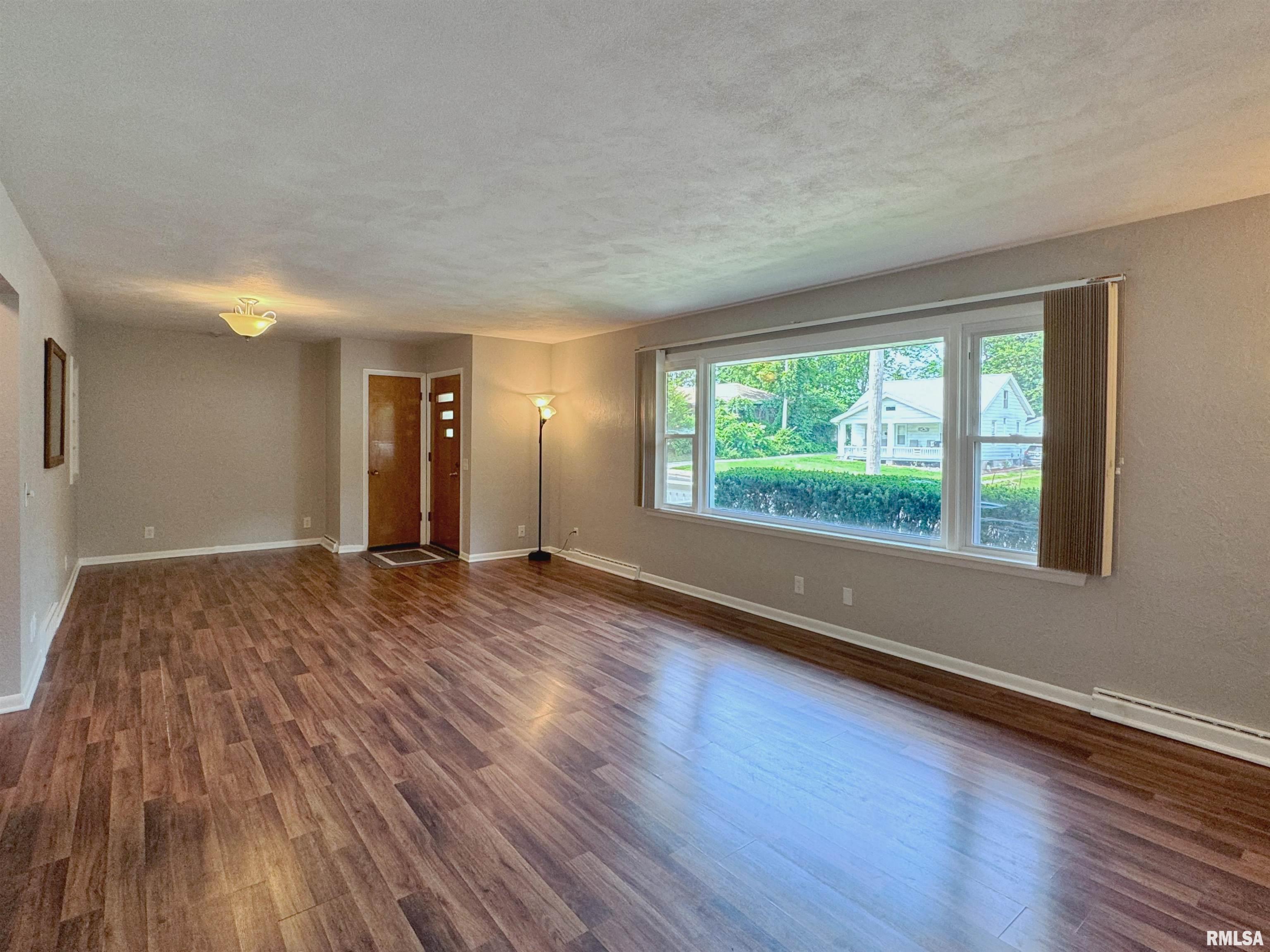 1434 East Rouse Avenue Peoria, IL 61603 - Photo 4 of 25 Gallery Image 4