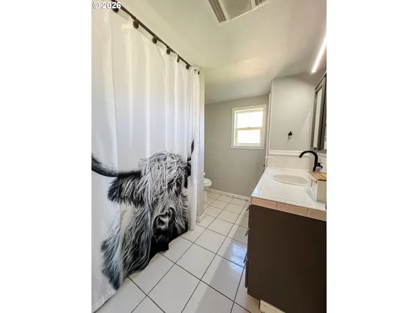 $305,000 | 858 East Main Street, John Day, OR 97845