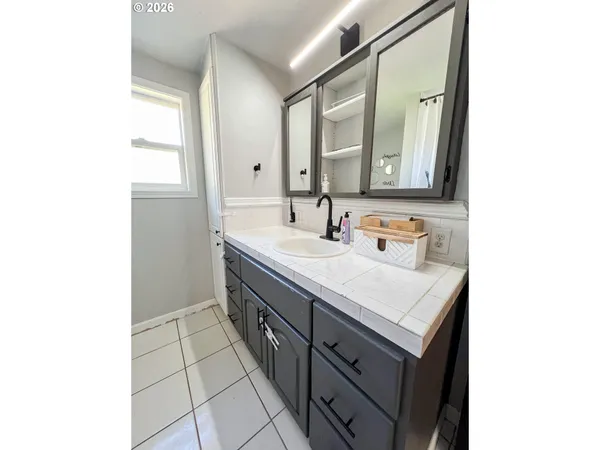 $305,000 | 858 East Main Street, John Day, OR 97845