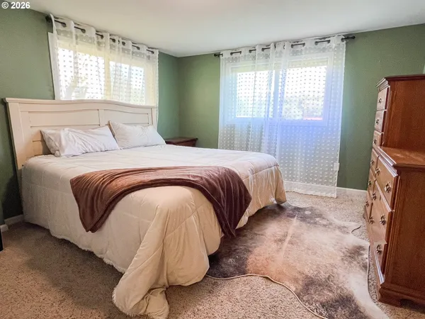 $305,000 | 858 East Main Street, John Day, OR 97845